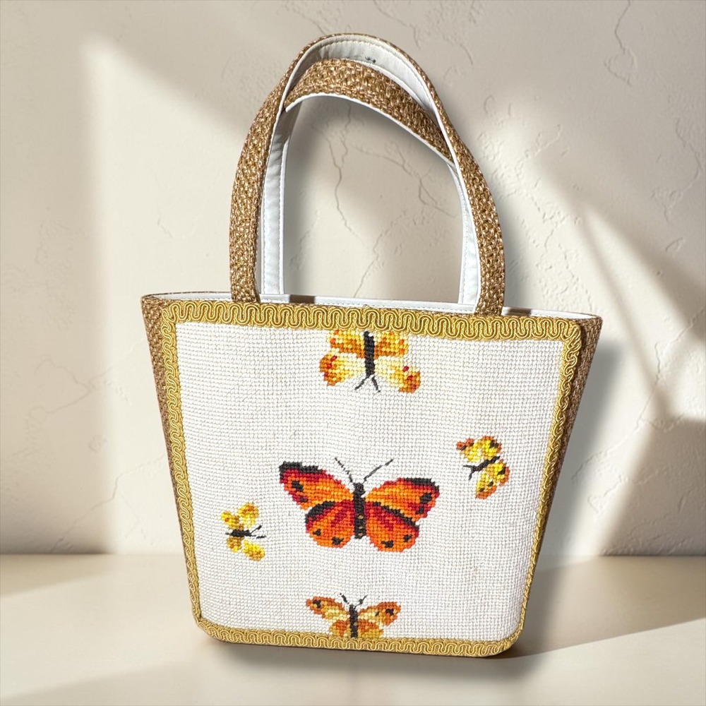 Vintage Needlepoint Butterfly Woven Straw Tote Bag Gold Trim Kiss Lock Pocket